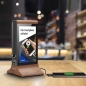 Preview: Doublescreen von AKKUT digitaler Tischaufsteller mit PowerBank und Ladekabel in Holz für Friseure Preview: Doublescreen von AKKUT digitaler Tischaufsteller mit PowerBank und Ladekabel in Holz für Friseure